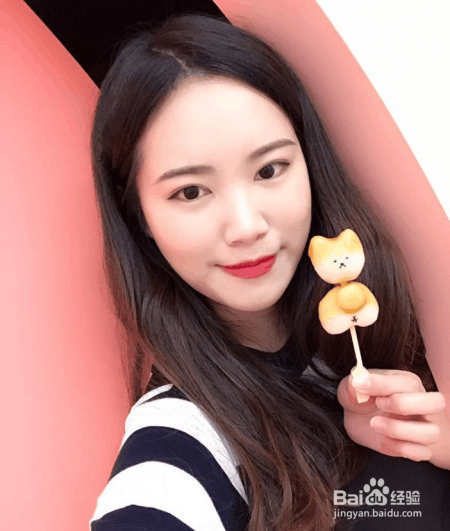 初秋修饰身材攻略!跟着达人用「宽松」政策穿出显瘦复古时尚