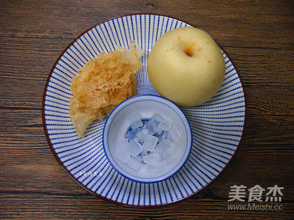 冰糖银耳雪梨汤