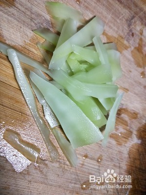 养生食补个人版清炒莴笋叶的做法