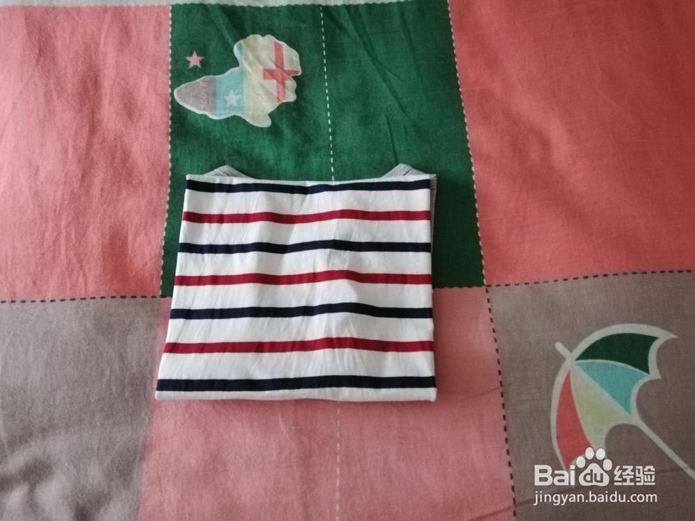 T恤衫怎么叠整齐好看