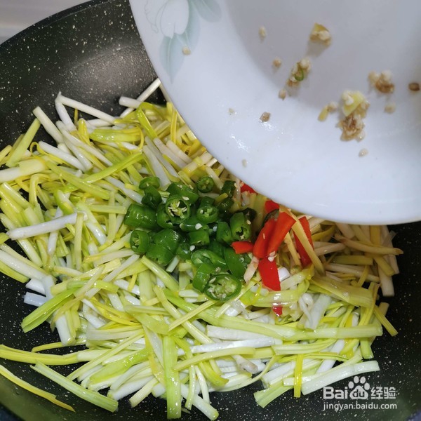素炒韭黄。。