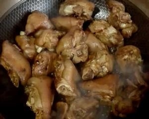 超级过嘴瘾的卤猪蹄的做法