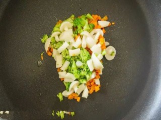 奶香蔬菜意面怎么做？
