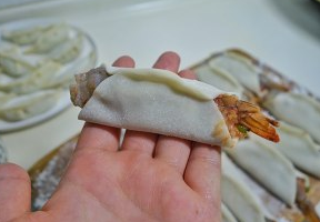 怎样制作酥脆鲜虾锅贴步骤