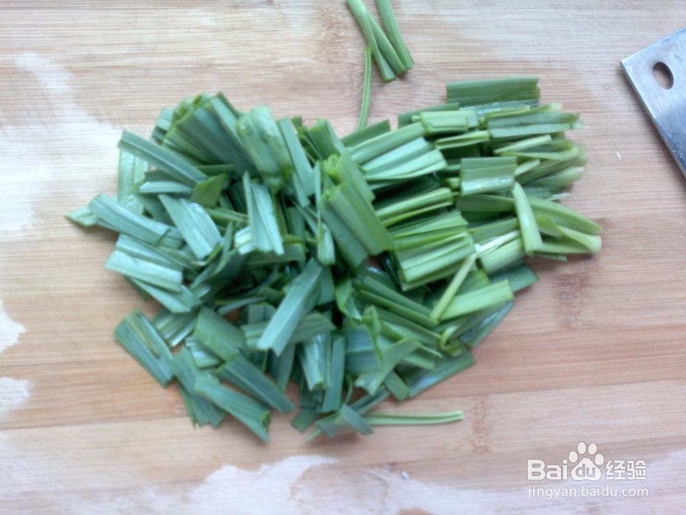 开春应季菜竹笋木耳炒蒜苗的做法