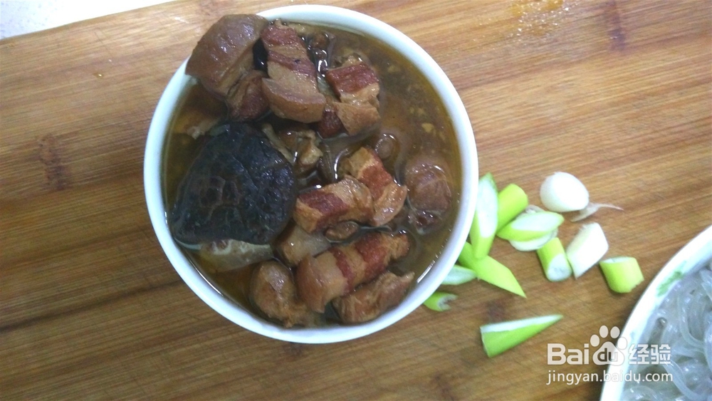 家中每样菜剩一点,就做个杂烩菜吧