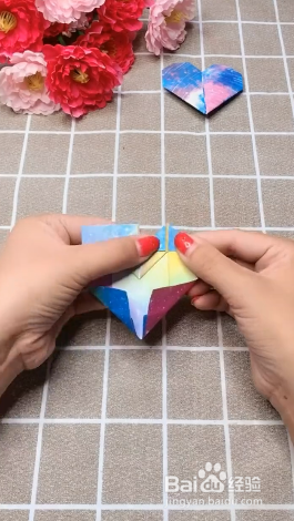 如何用折纸制作爱心
