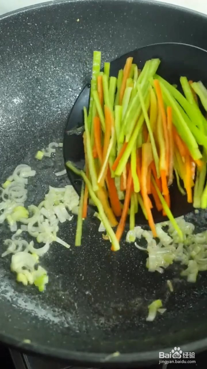 如何制作家常青椒炒鸡蛋