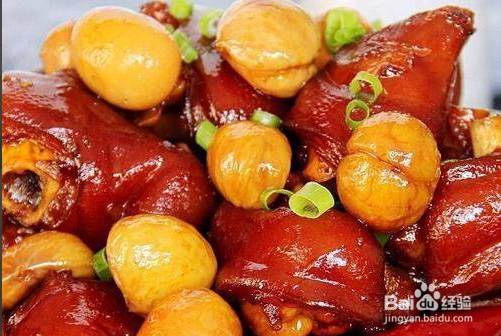 板栗红烧猪蹄的做法