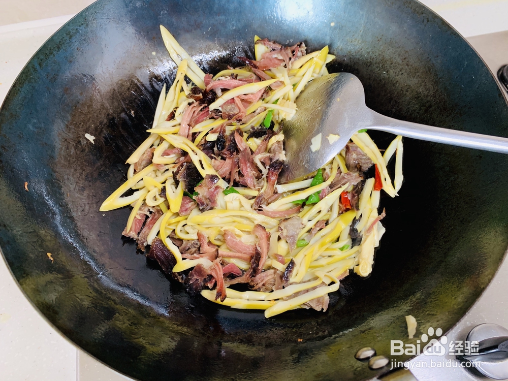 毫无压力做竹笋炒腊肉