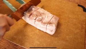 如何做脆皮五花肉