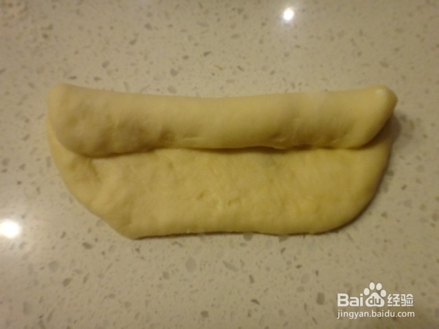 如何制作怀旧的【掼奶油螺旋面包卷】