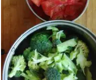 西红柿炒西兰花的做法