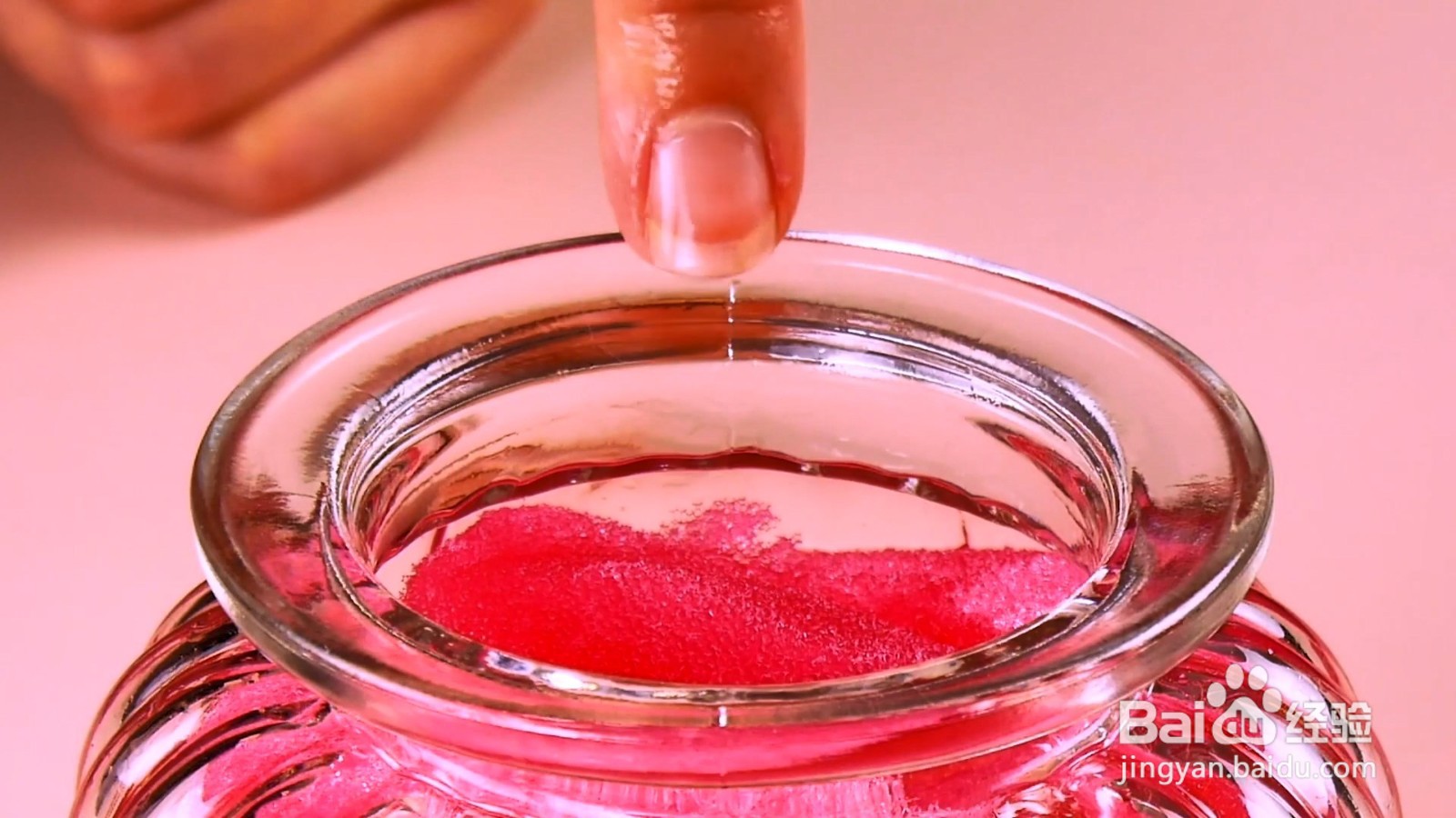 怎样制作便捷的卸甲海绵？