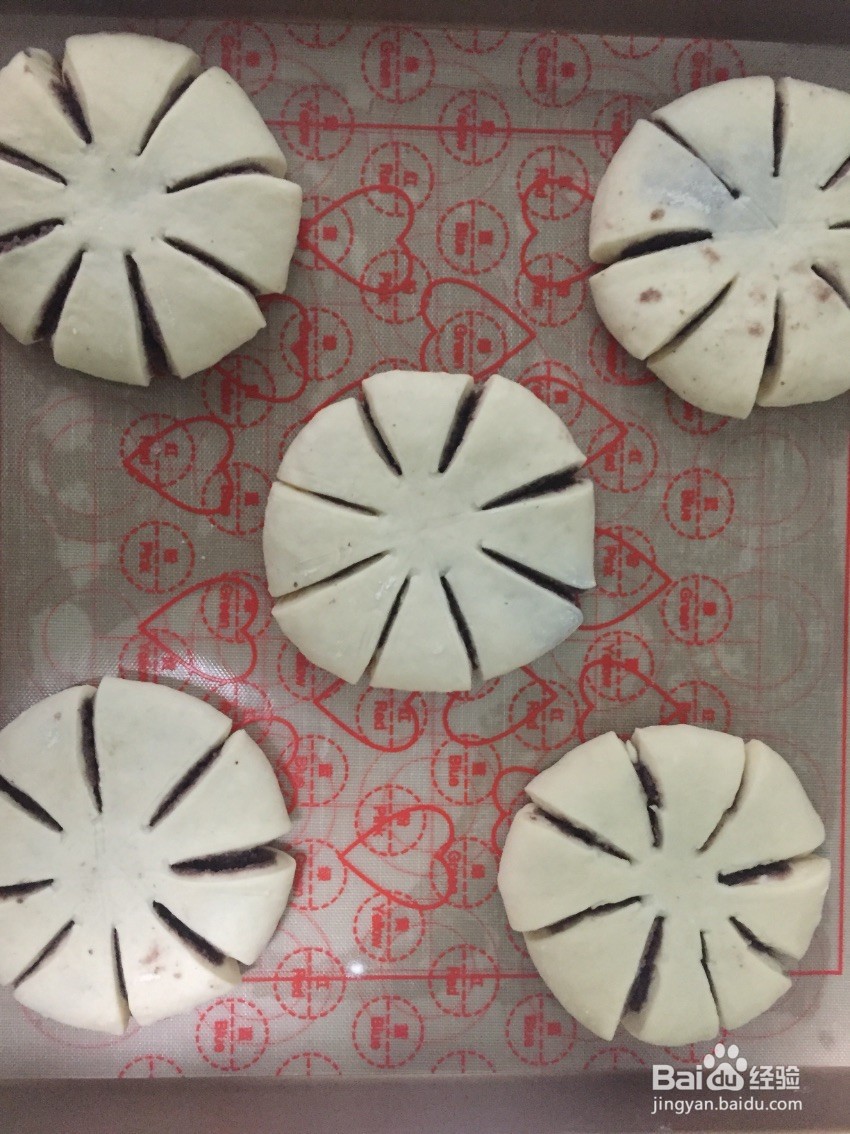 花朵豆沙面包怎么做