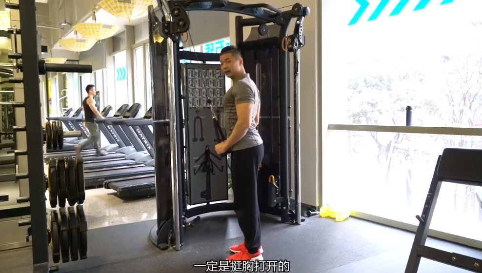 肱三头肌训练教学：如何让手臂更紧致