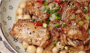 酒酿圆子烧带鱼的做法