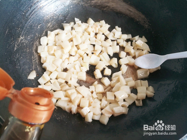 酸辣藕丁的做法