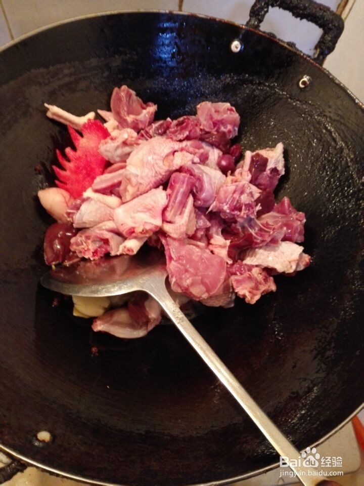 怎样制作公鸡烧板粟？