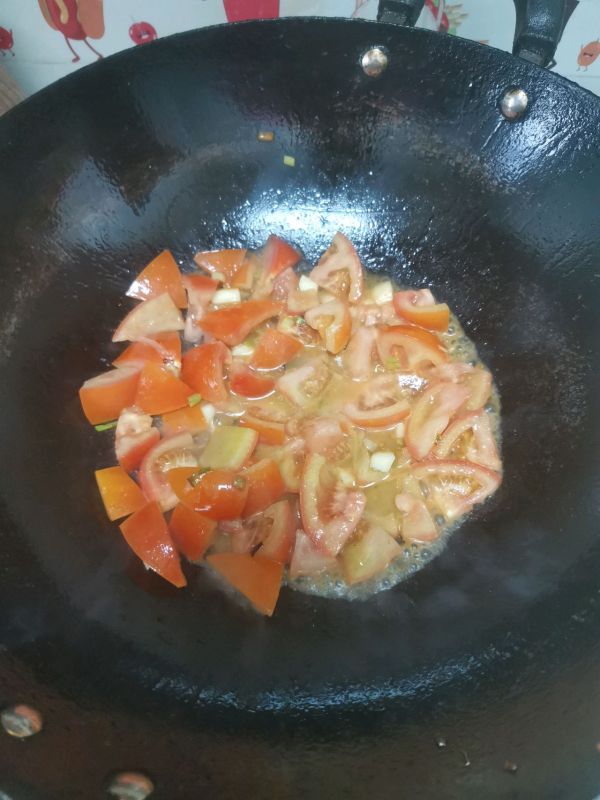 西红柿炒金针菇