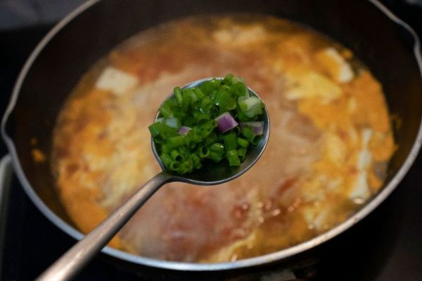 番茄金针菇豆腐汤