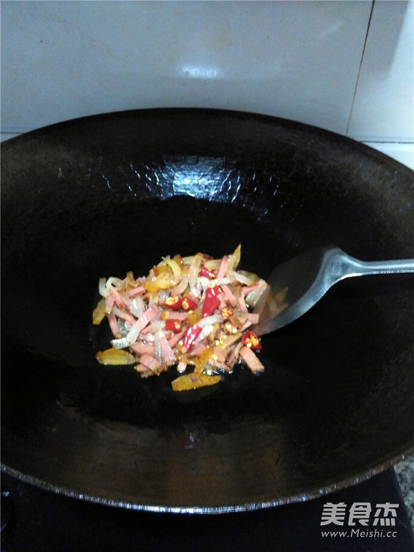 蒜薹炒腊肉的做法
