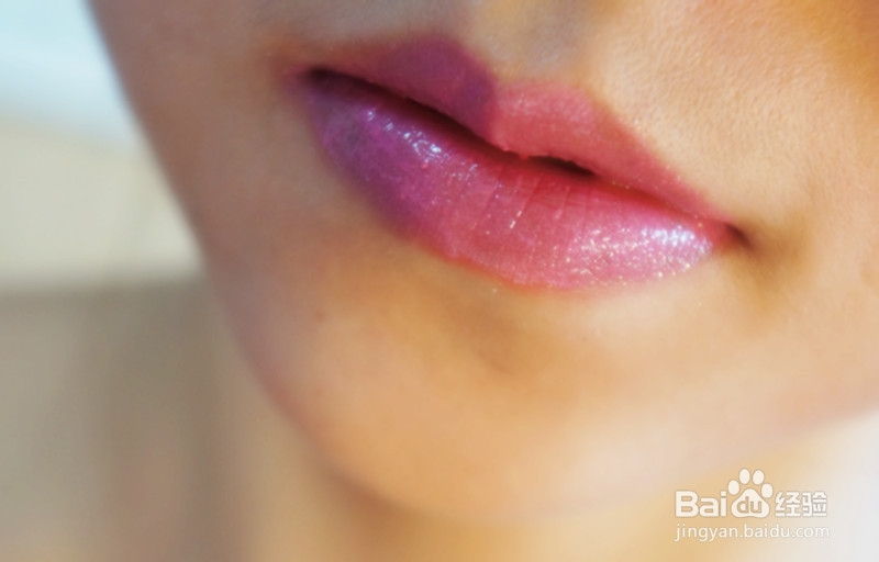 用化妆刷画完美妆容