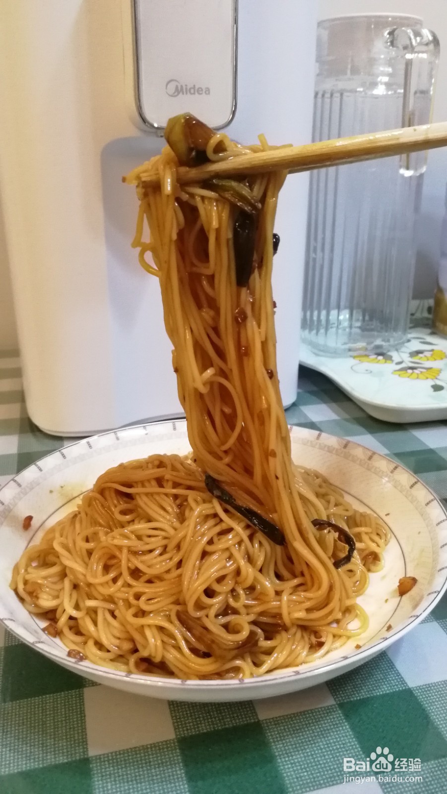 做法简单好吃开胃的面食——葱油拌面