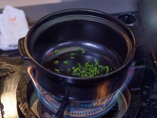 蟹黄豆腐煲怎么做？