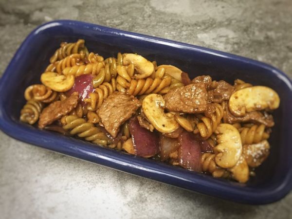 芝士焗黑椒牛肉意面