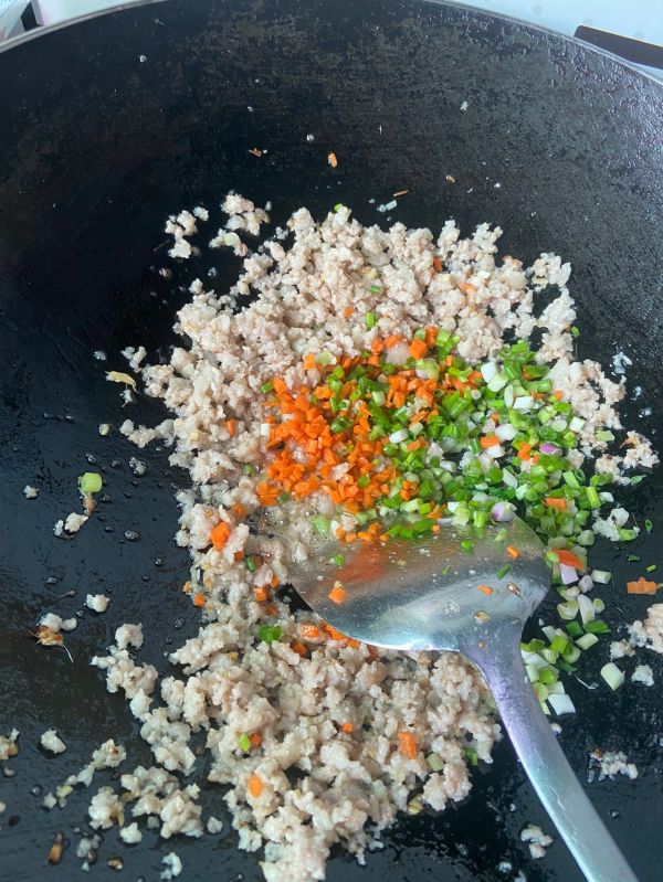 好吃的猪肉粉条包子