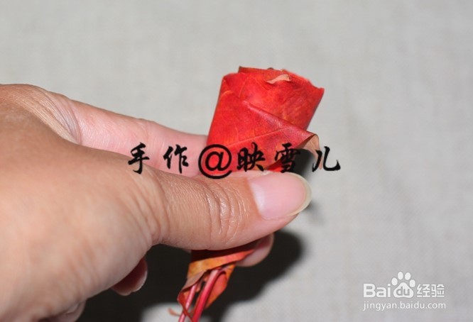 如何用叶子做玫瑰花