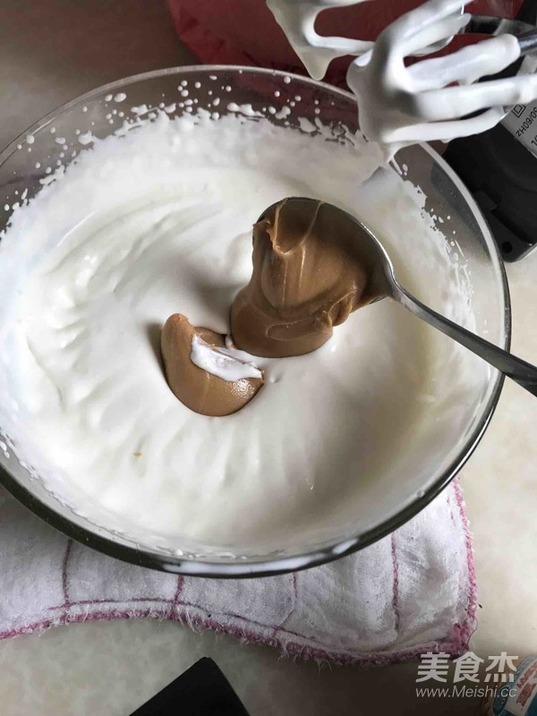 戚风蛋糕卷的做法