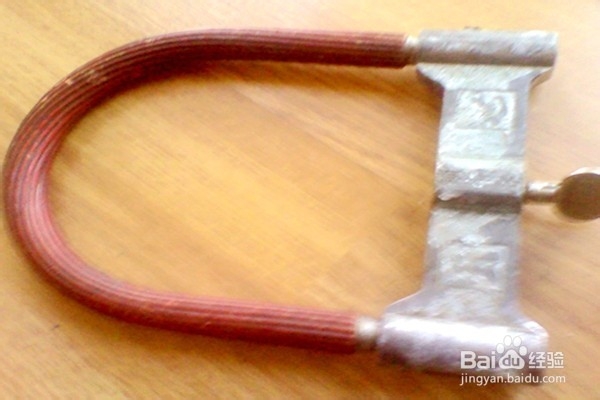 门锁转不动后怎么办？