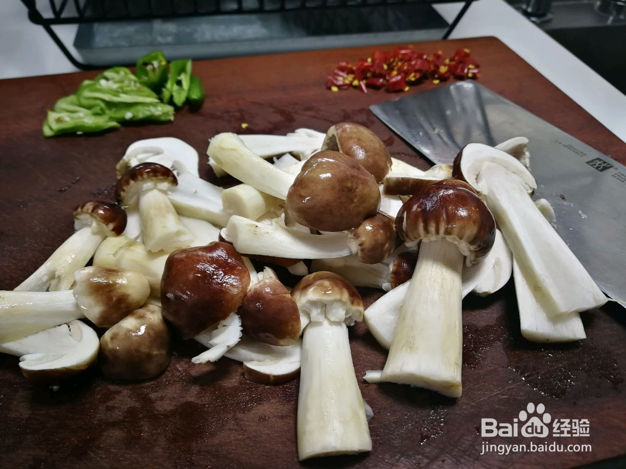 松茸炒腊牛肉的做法