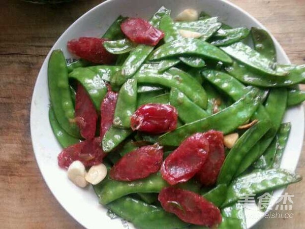 腊肠炒荷兰豆