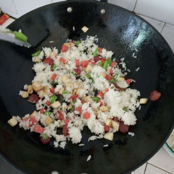 杏鲍菇双肠炒饭