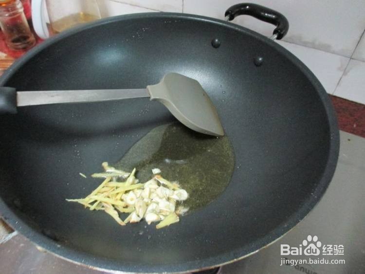 萝卜炒牛肉的做法