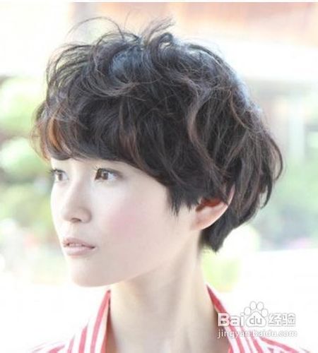 反季个性短发烫发宅女形象大翻身