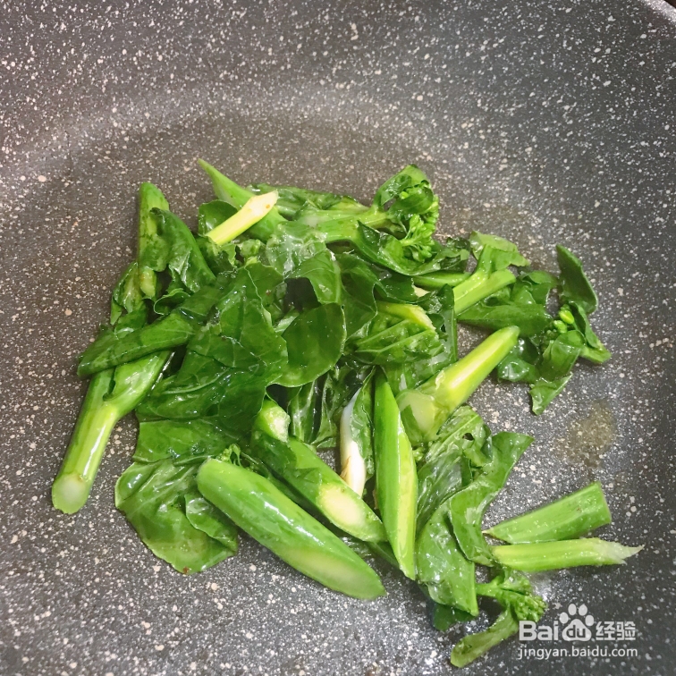 香香脆脆的芥蓝肉片炒面