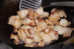 怎么做干锅五花肉花菜