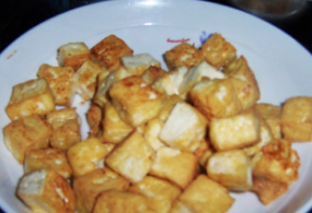 美味红烧鱼头炖豆腐