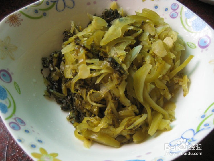 酸菜炒五花肉的家常做法