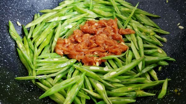 豉香蒜肉扁豆丝