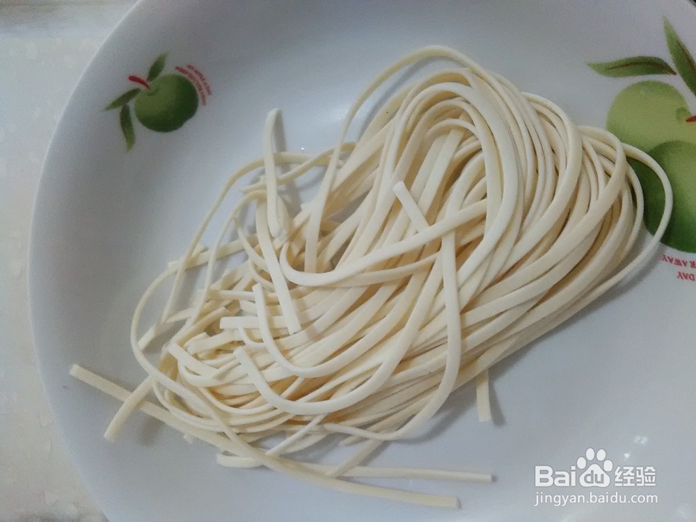 分享超简单超快速的炸酱面制作方法喽