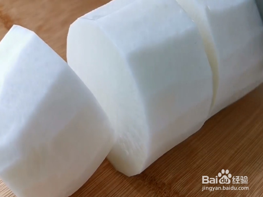 白萝卜和芹菜的碰撞