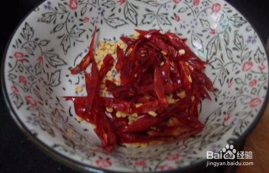 制作香辣肉丝