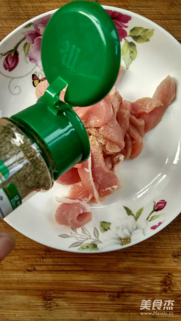 胡萝卜黄瓜炒肉片