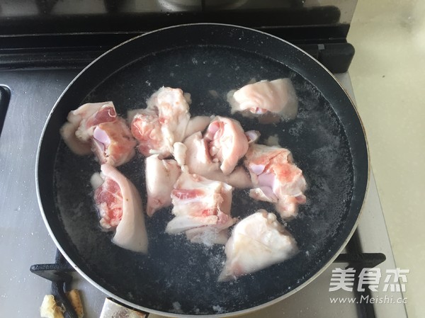 香甜软糯-黄豆焖猪蹄