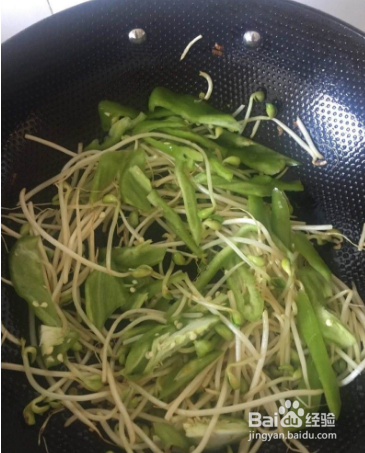 青椒炒豆芽怎么做好吃